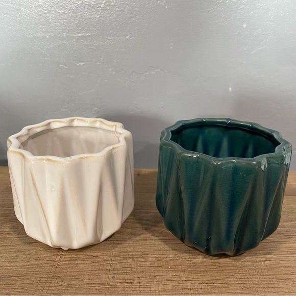 Ceramic Flower Pots Set of Two White & Blue - Picture 2 of 7